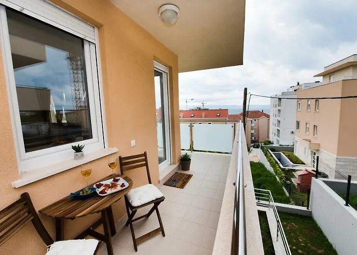 Blue Laguna With Seaview